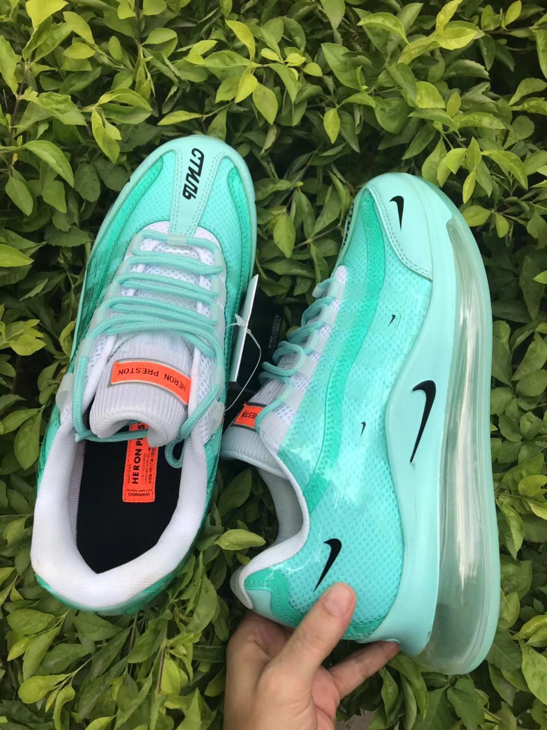 Nike Air Max 720 Sneakers in Mint Green