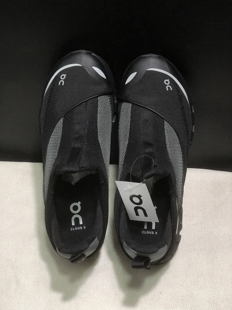 On Cloud 4 Coast Black Slip-On Sneakers