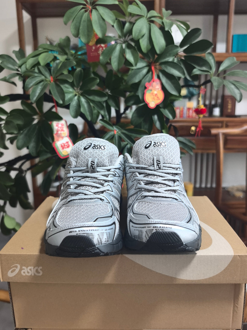 ASICS GEL-KAYANO 20 Silver Running Shoes