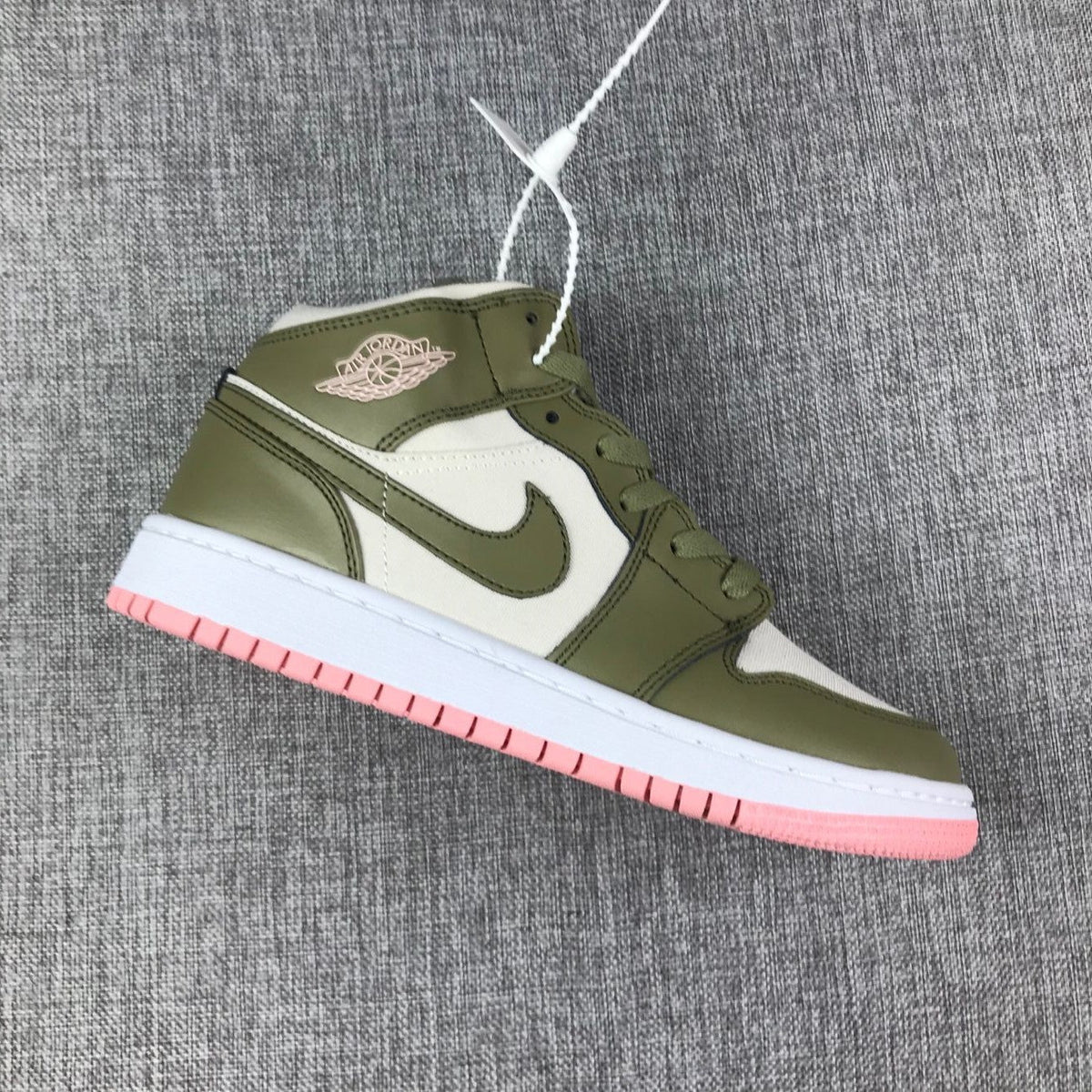 Air Jordan 1 High Sneakers Olive Green White Pink