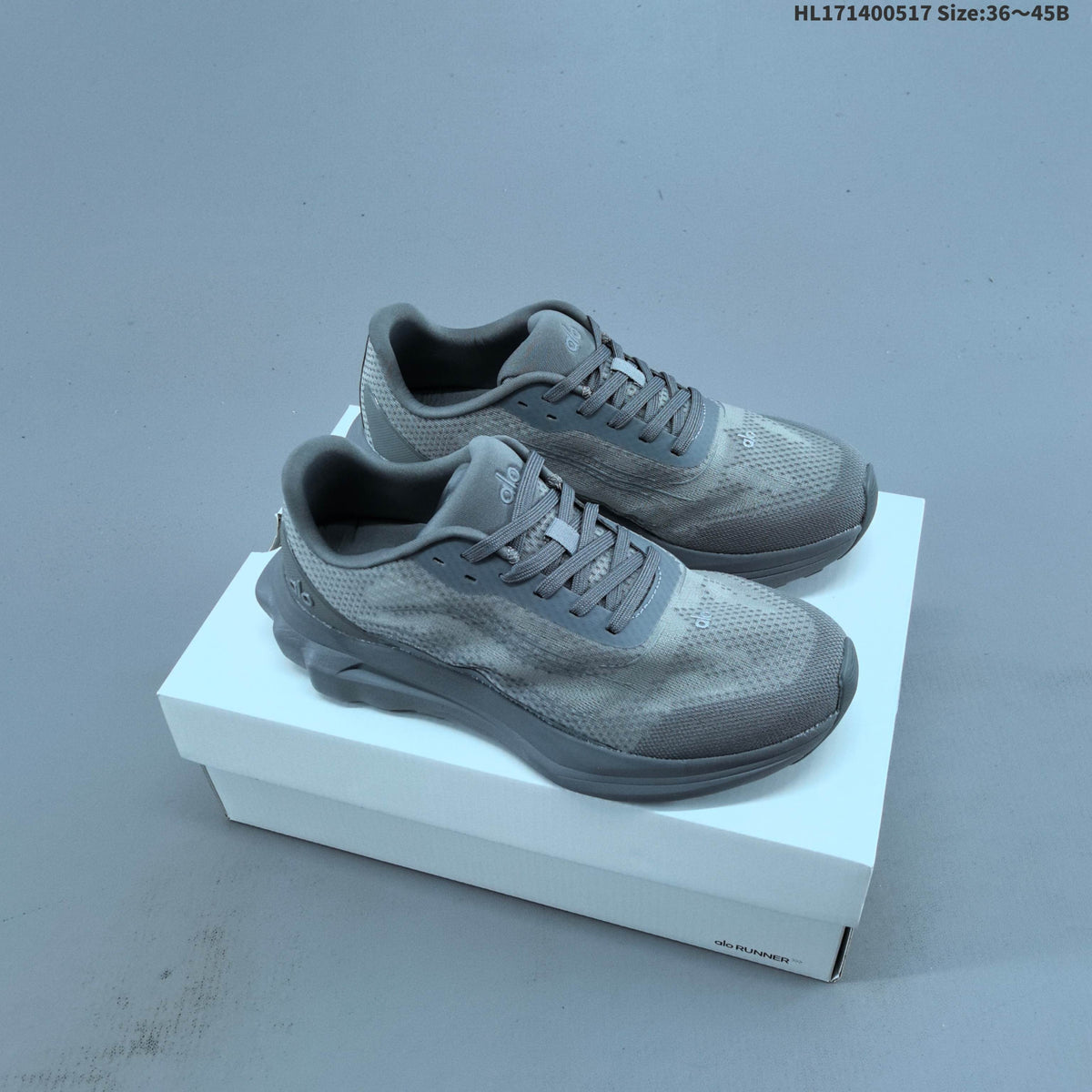 Alo Yoga Alo Runner Low-Top Sneakers
