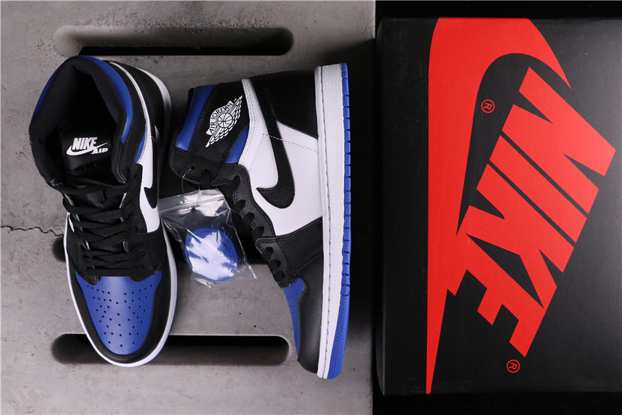 Air Jordan 1 High OG Court Purple Sneakers 555088-041