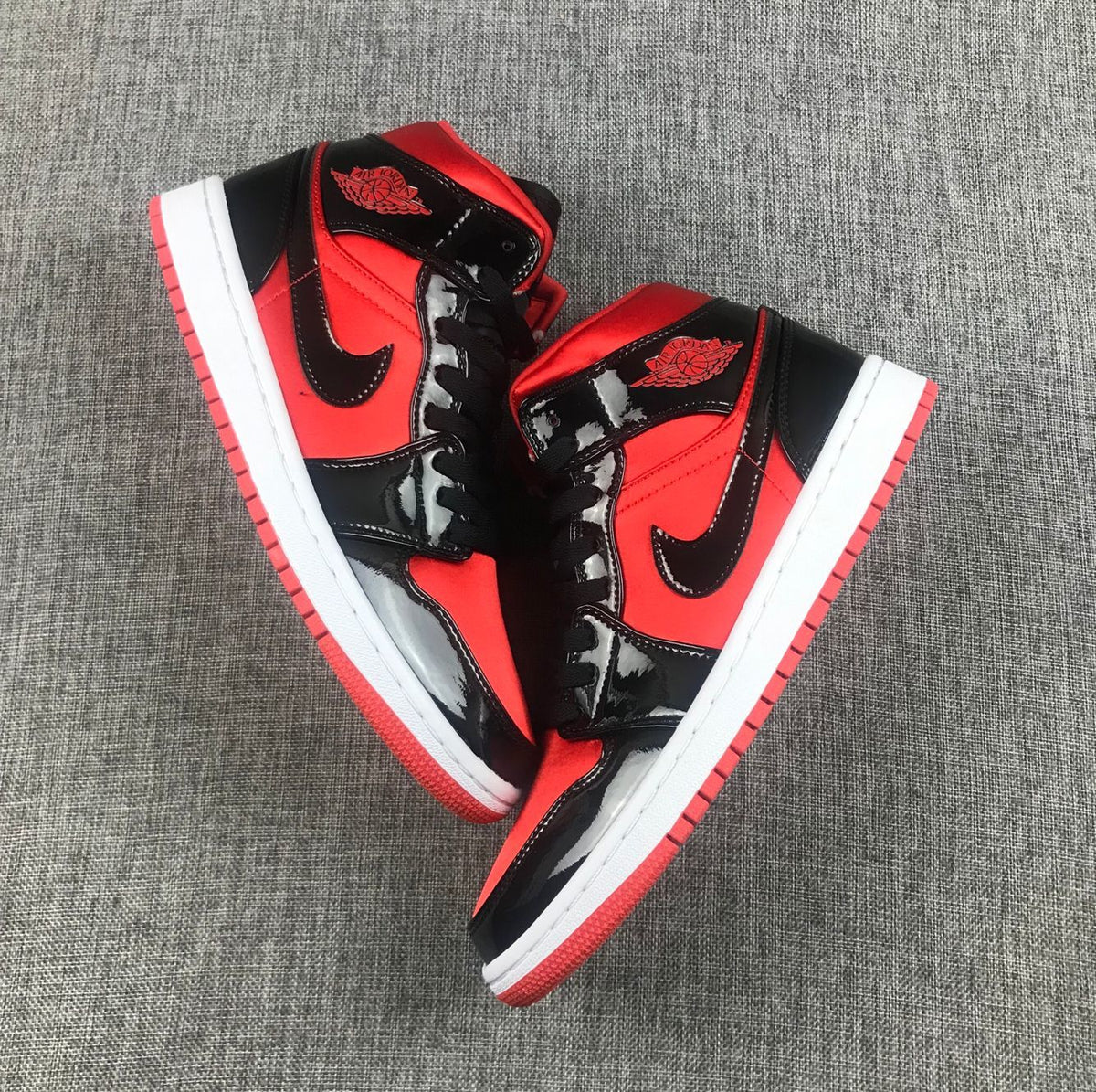 Air Jordan 1 Mid Sneakers Black Red White BQ6472-600
