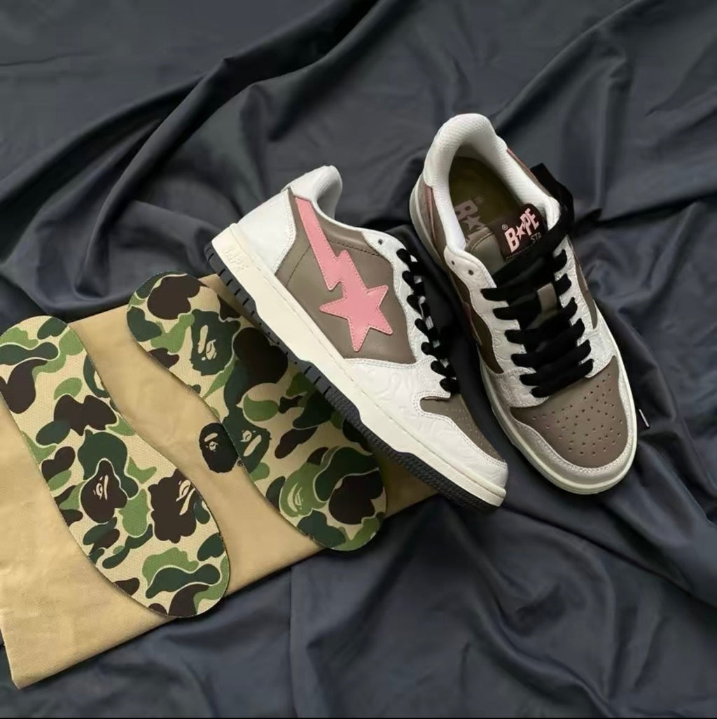 BAPE Sk8 Sta Low-Top Sneakers in White, Taupe and Pink