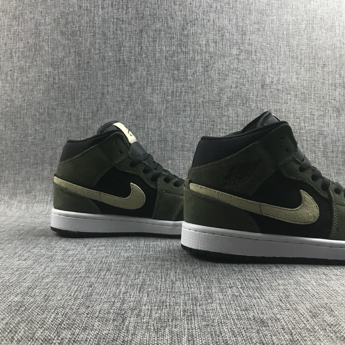 Air Jordan 1 Mid Sneakers Olive Green BQ6472-030