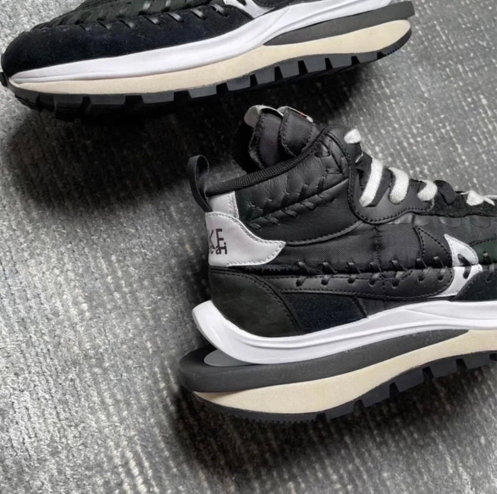Nike VaporWaffle DH9186-001 Black and White Sneakers
