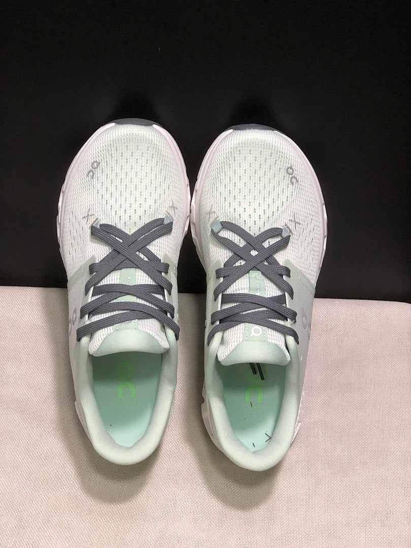 On Cloud X 4 Sneakers in Mint Green