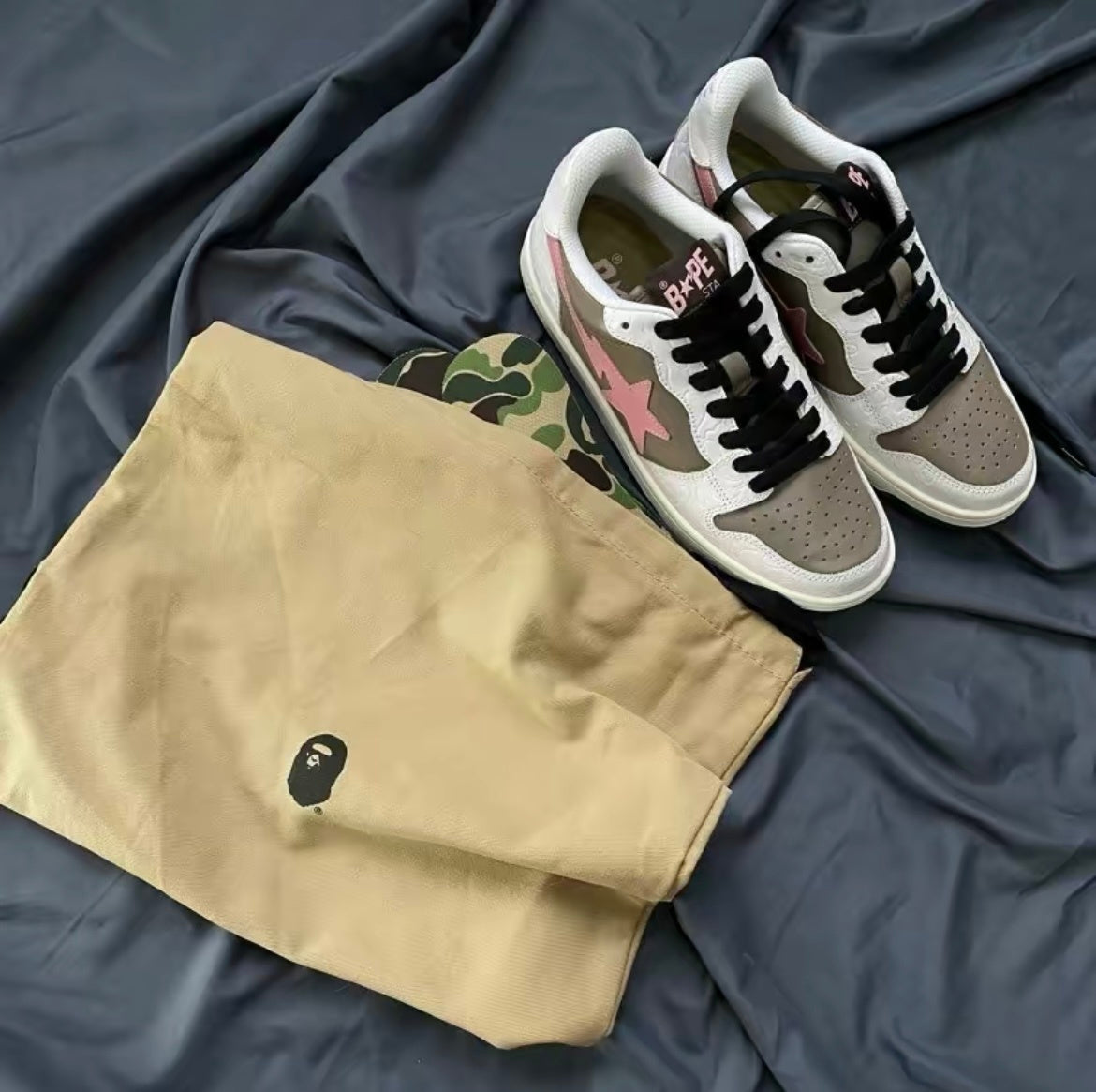 BAPE Sk8 Sta Low-Top Sneakers in White, Taupe and Pink