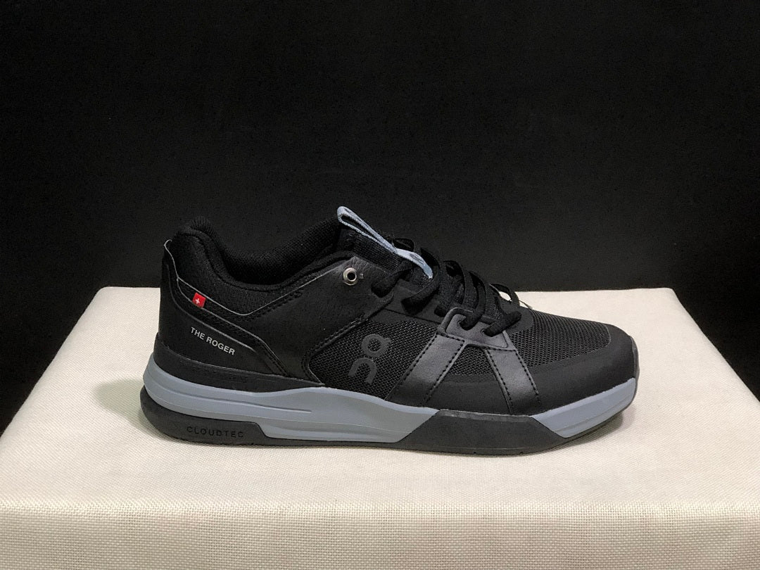 On The Roger Clubhouse Pro Black Sneakers