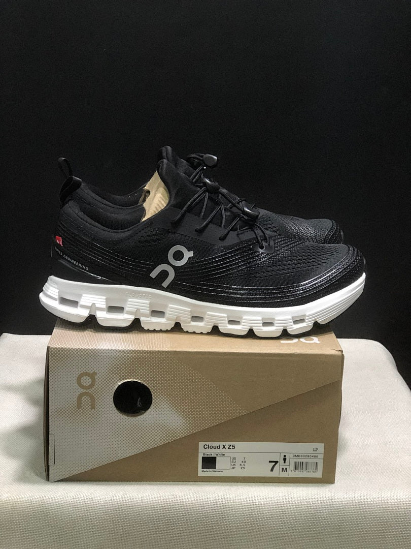 On Cloud X Z5 Sneakers in Black and White