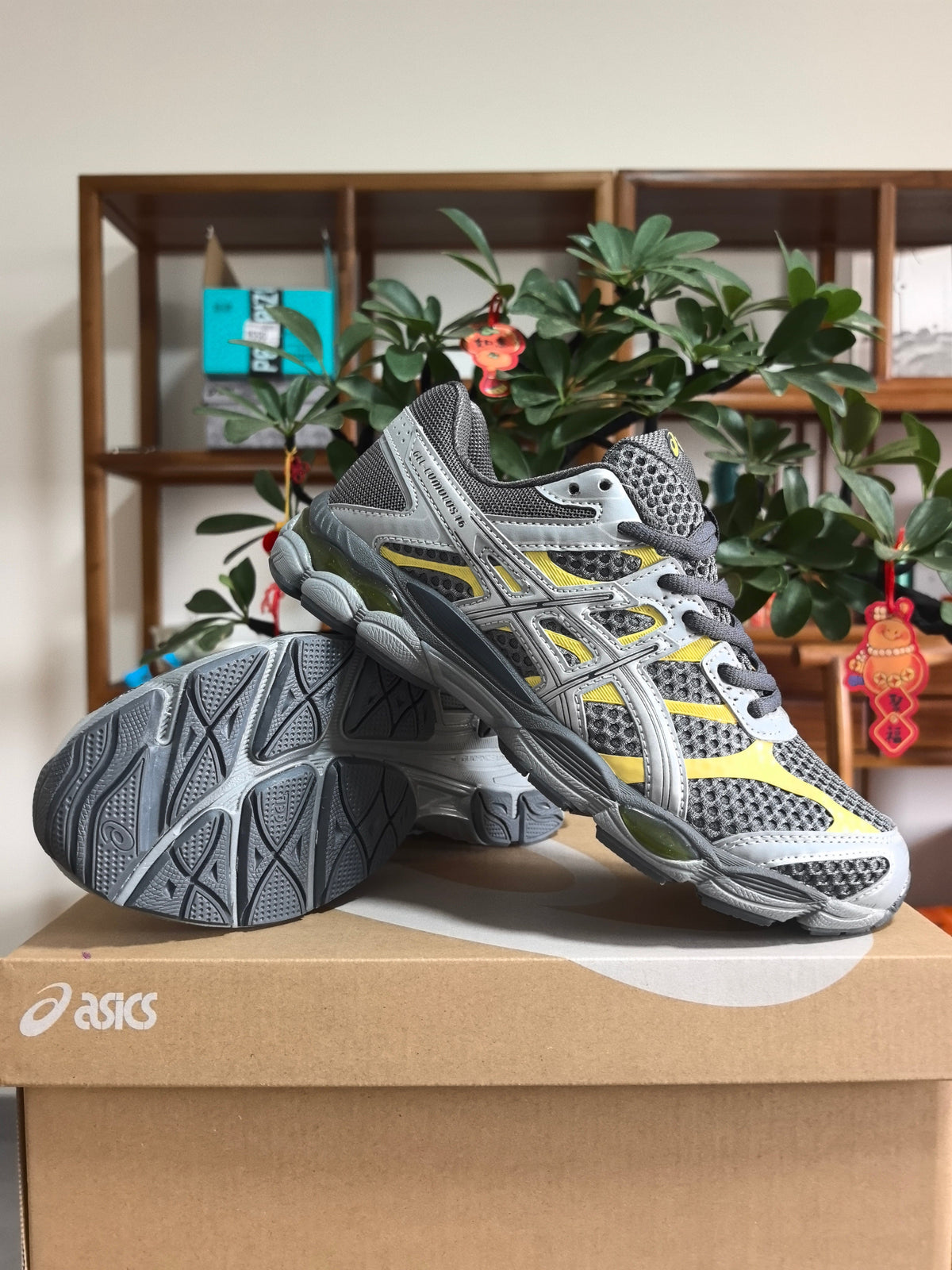 ASICS GEL-KAYANO 16 Sneakers Gray Silver Yellow