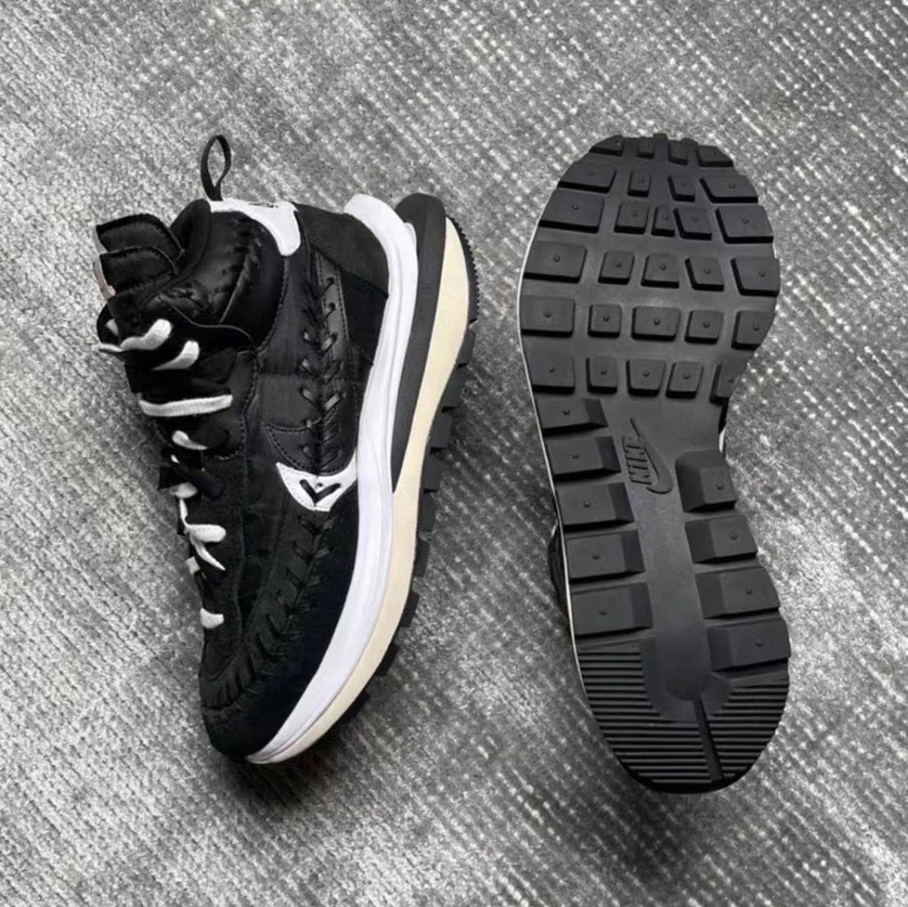 Nike VaporWaffle DH9186-001 Black and White Sneakers