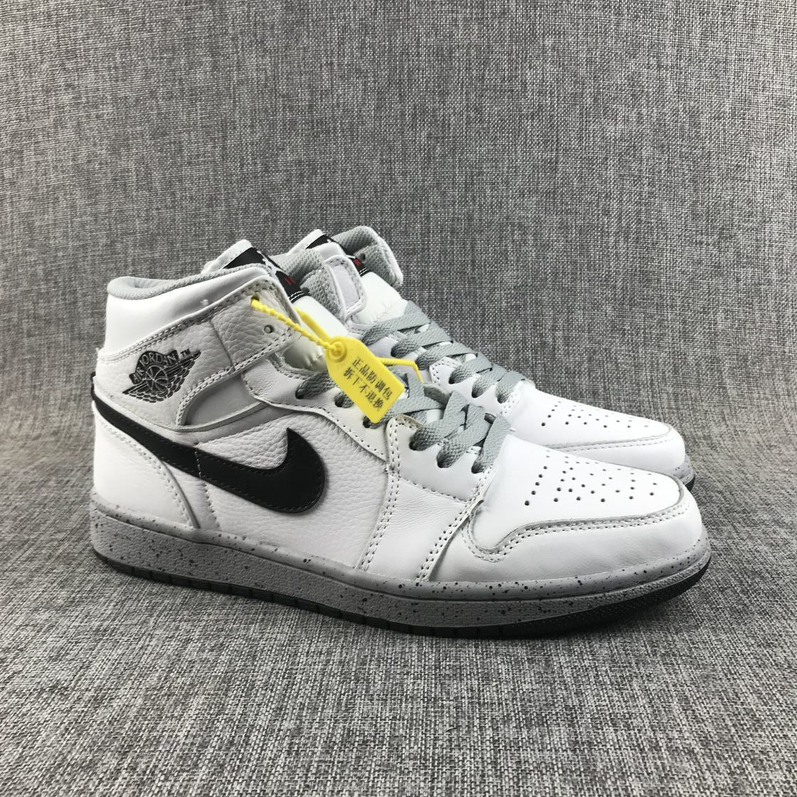 Air Jordan 1 Retro High OG White Grey Dot Sneakers