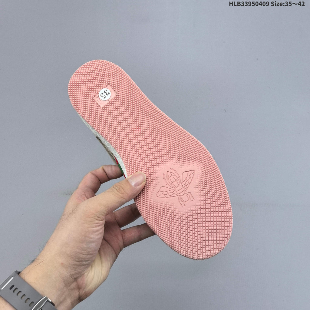 Gucci Screener Low-Top Sneakers in Beige and Pink