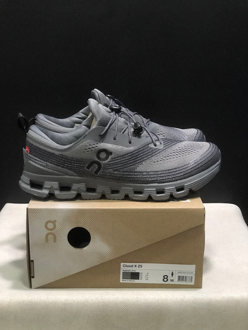 On Cloud X Z5 Sneakers in Gray