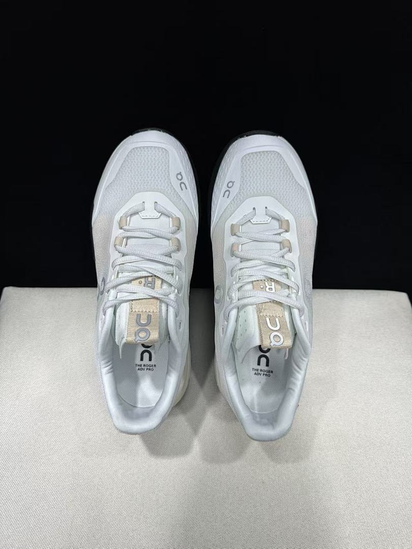 On The Roger Advantage Pro White and Beige Court Sneakers