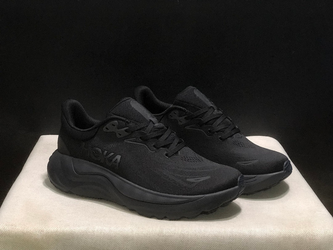 HOKA Arahi 8 Black Running Shoes