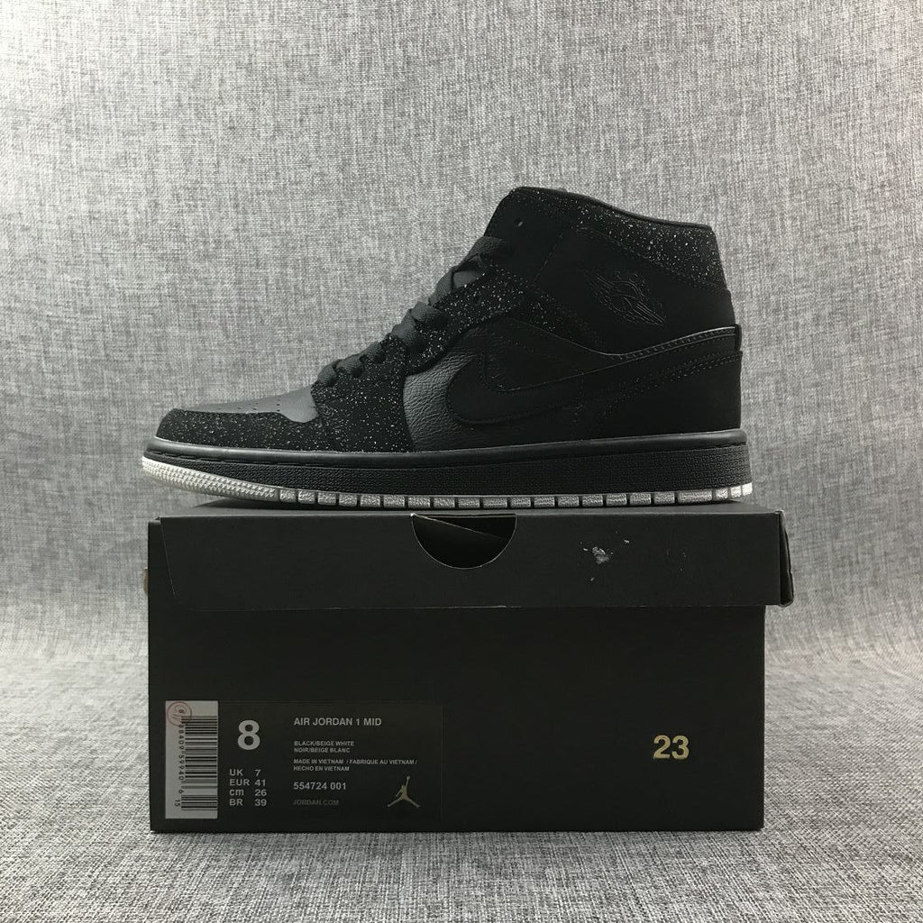 Jordan Air Jordan 1 Mid Black and White Sneakers 554724-001