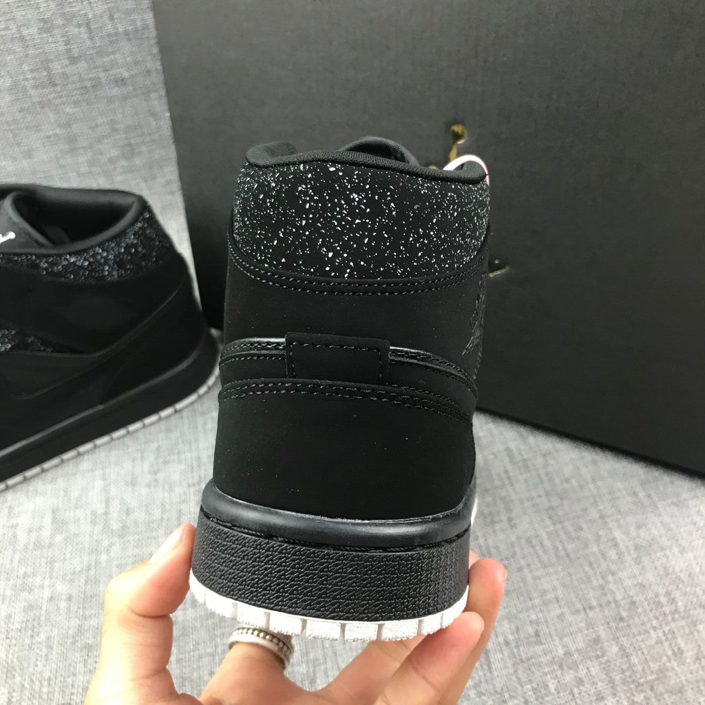 Jordan Air Jordan 1 Mid Black and White Sneakers 554724-001