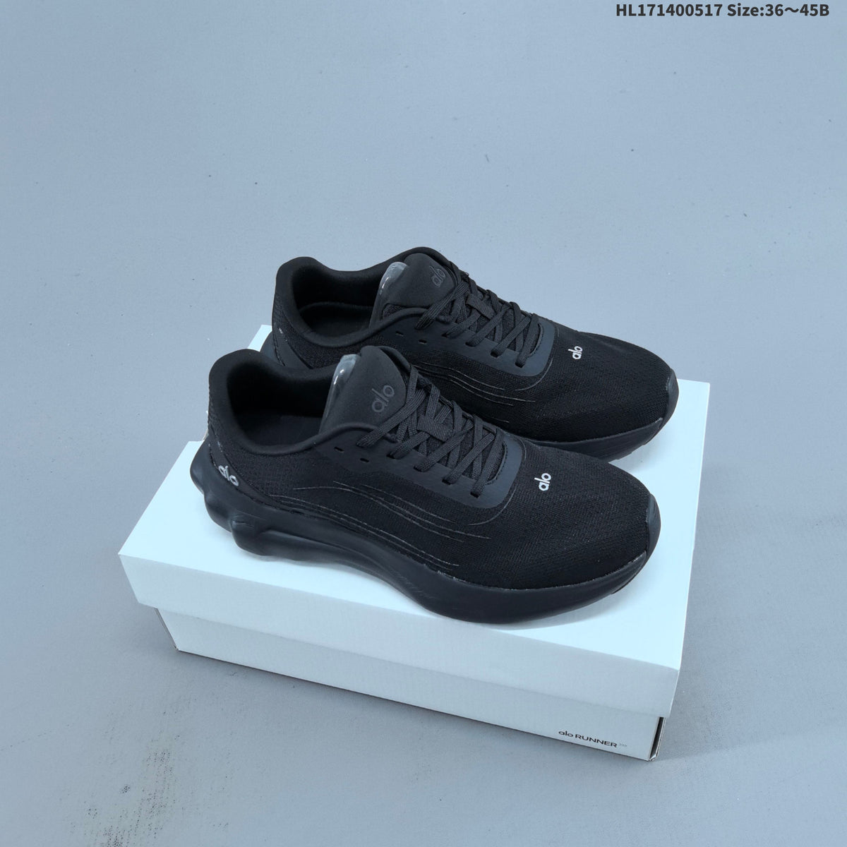 Alo Yoga Alo Runner Low-Top Sneakers