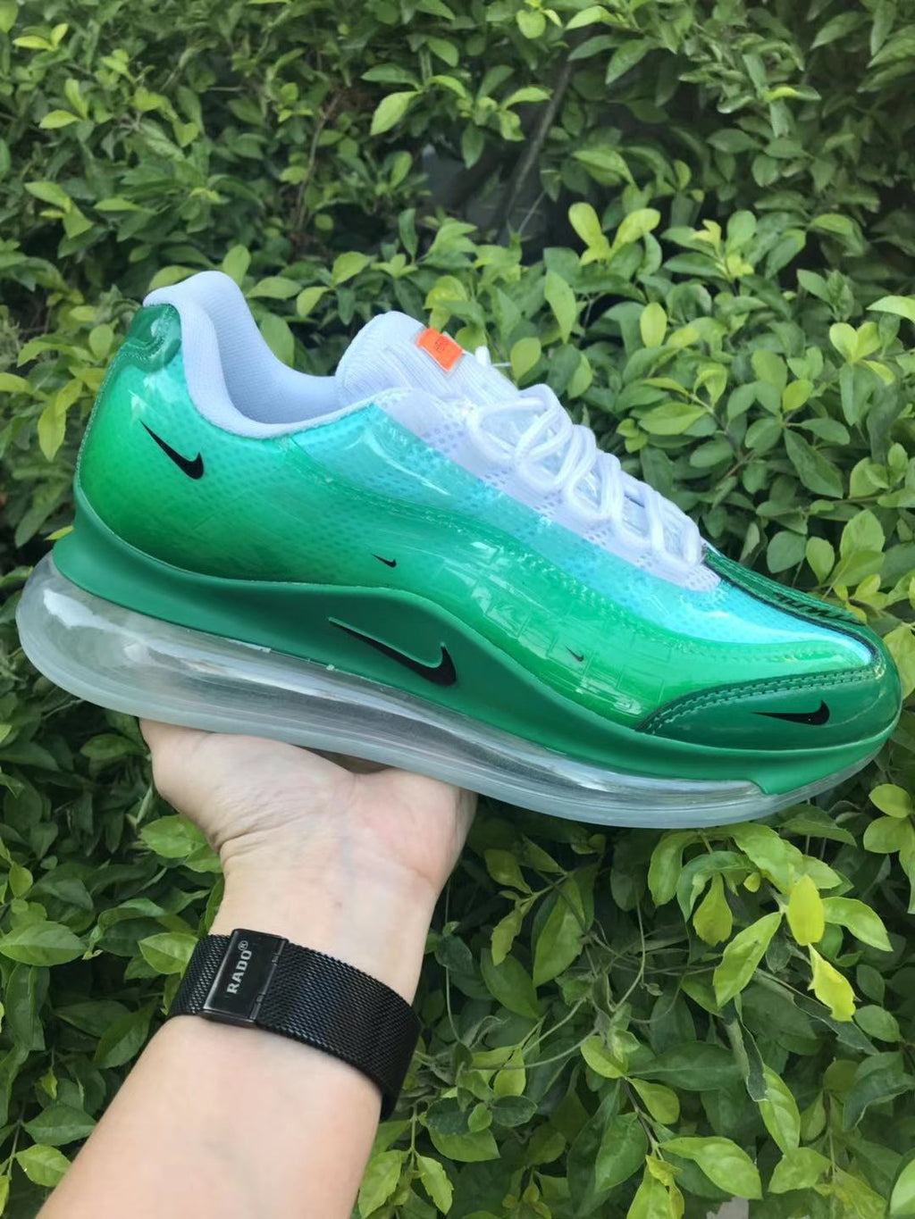 Nike Air Max 720 Green and White Sneakers