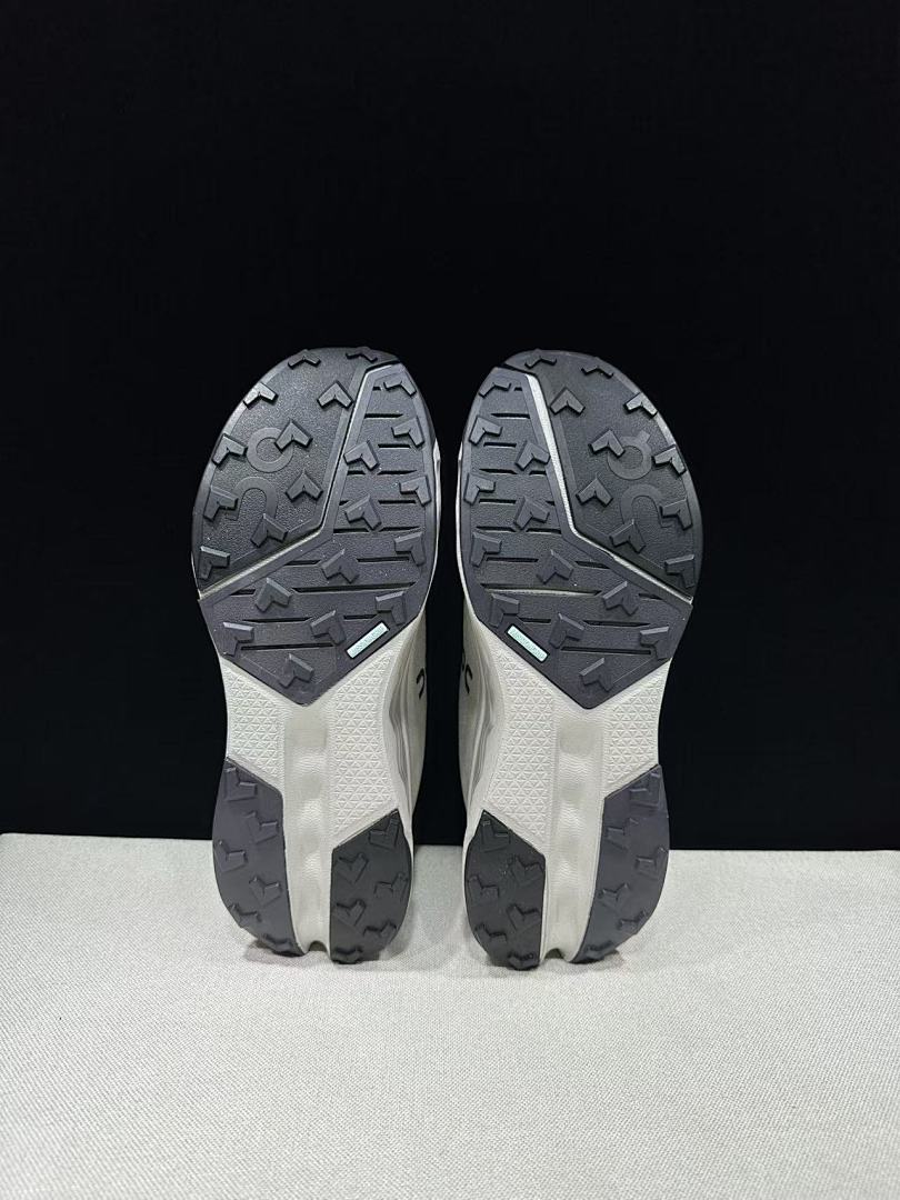 On Cloudsurfer Trail 2 Shoes in Gray and White