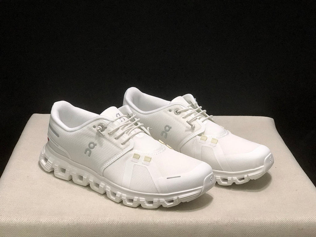 On Cloud 6 White Running Sneakers