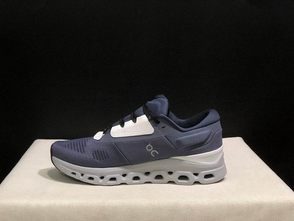 On Cloudstratus 3 Running Shoes in Navy Blue