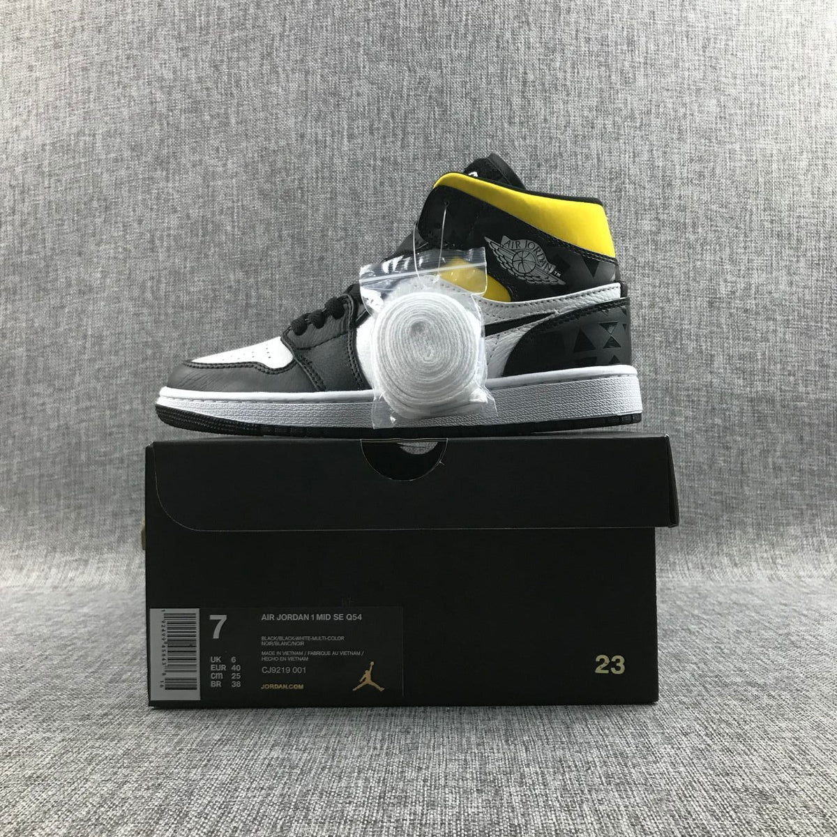 Air Jordan 1 Mid Quai 54 Sneakers Black Multi-Color CJ9219-001