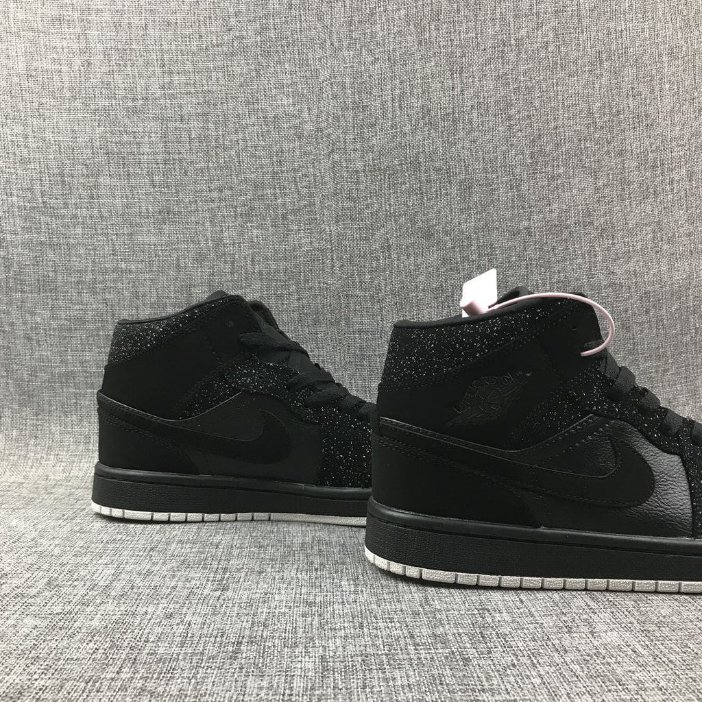 Jordan Air Jordan 1 Mid Black and White Sneakers 554724-001