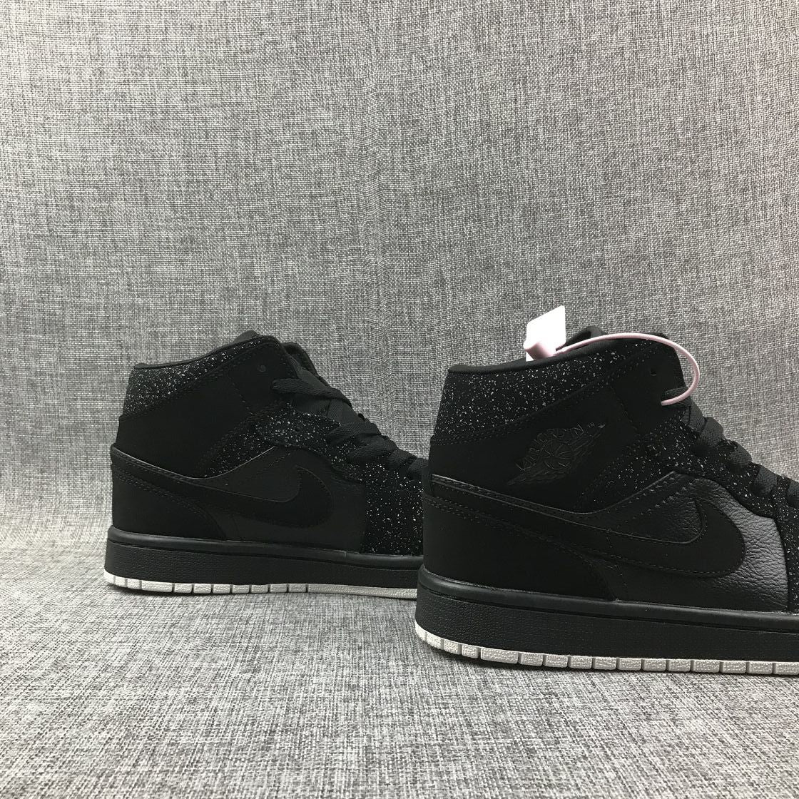 Jordan Air Jordan 1 Mid Black and White Sneakers 554724-001