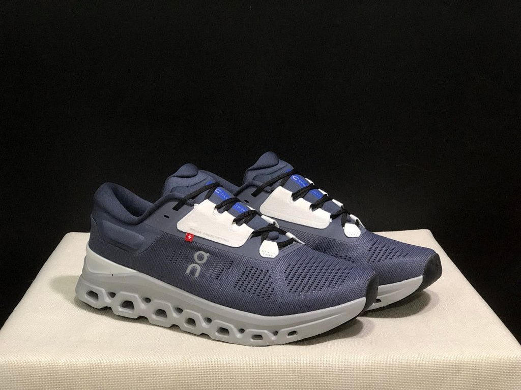 On Cloudstratus 3 Running Shoes in Navy Blue