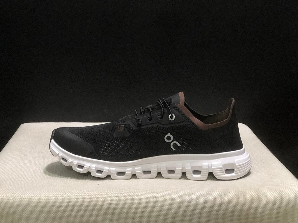 On Cloud 6 Coast Sneakers in Black and Brown