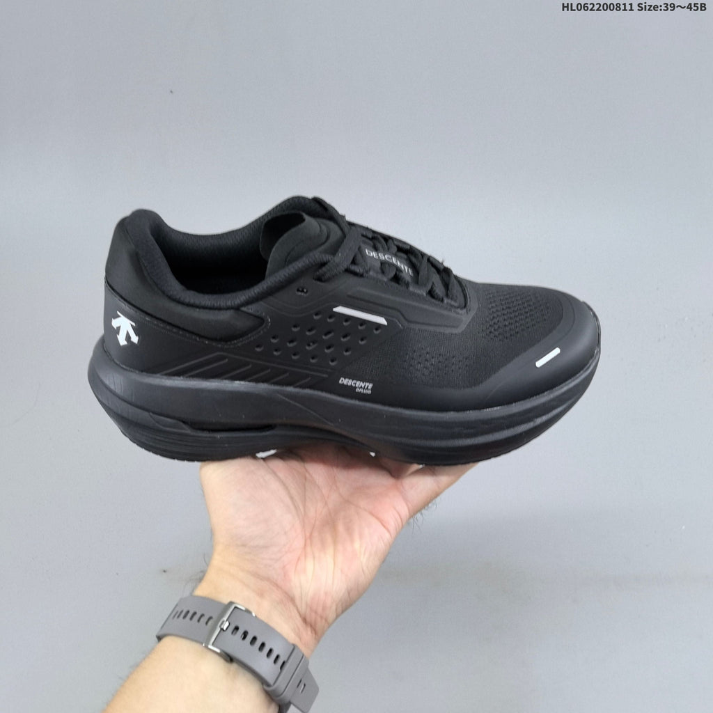 DESCENTE D/F RIDE Black Low-Top Running Sneakers