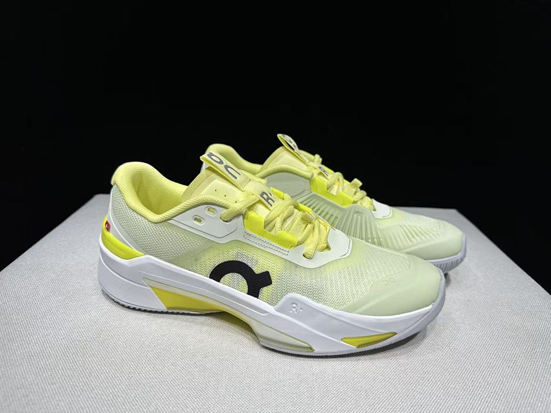 On The Roger Pro Fire Clay Tennis Shoes, Yellow