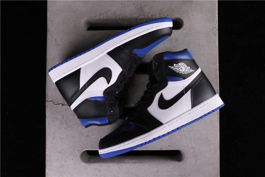 Air Jordan 1 High OG Court Purple Sneakers 555088-041