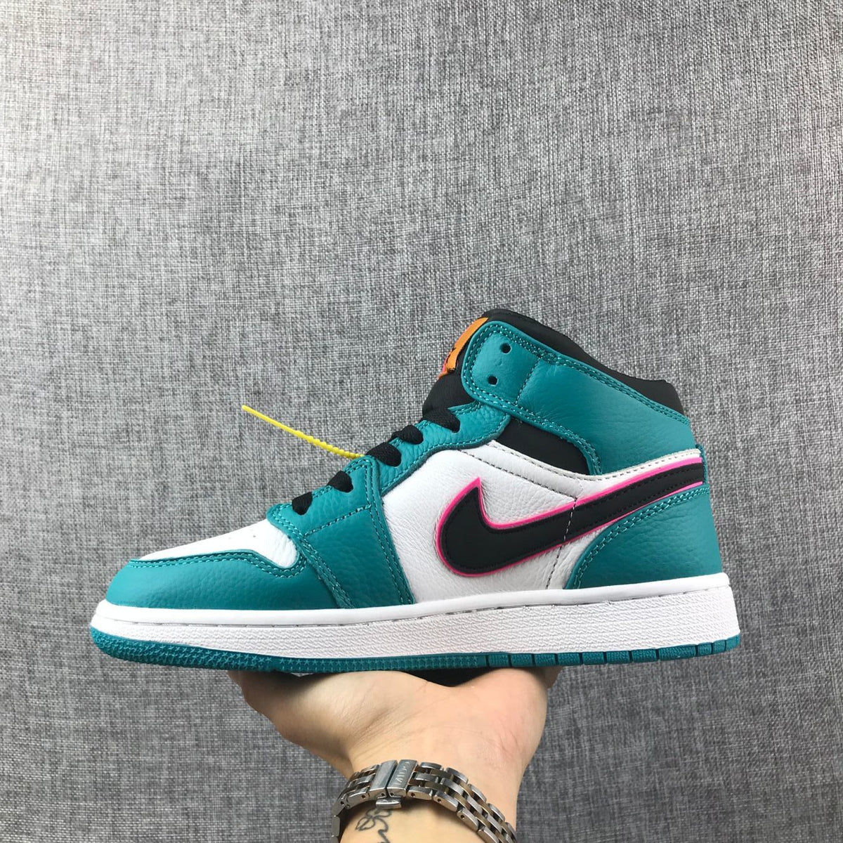 Jordan 1 Retro High OG South Coast Sneakers