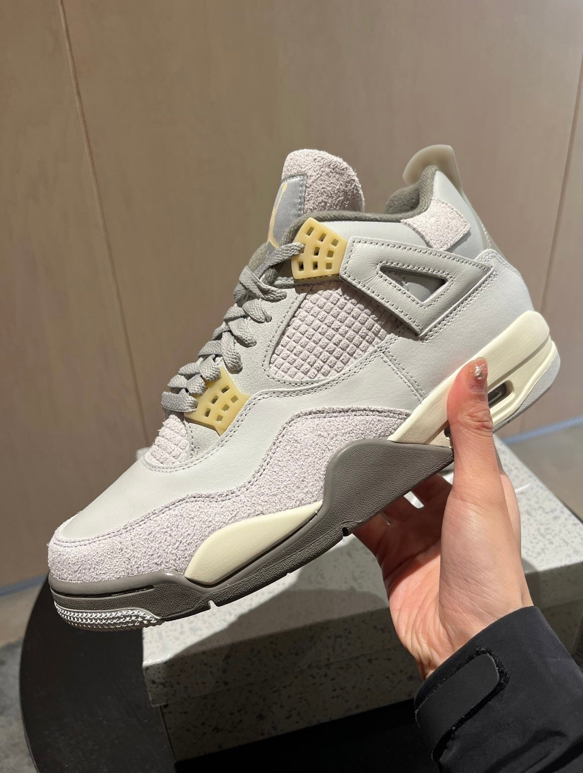 Air Jordan 4 SE Craft Grey Sneakers DV3742-021