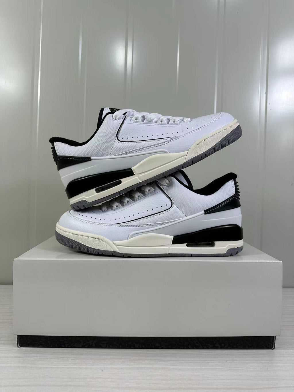 Jordan Air Jordan 2/3 Low Sneakers White Black FD0383-100