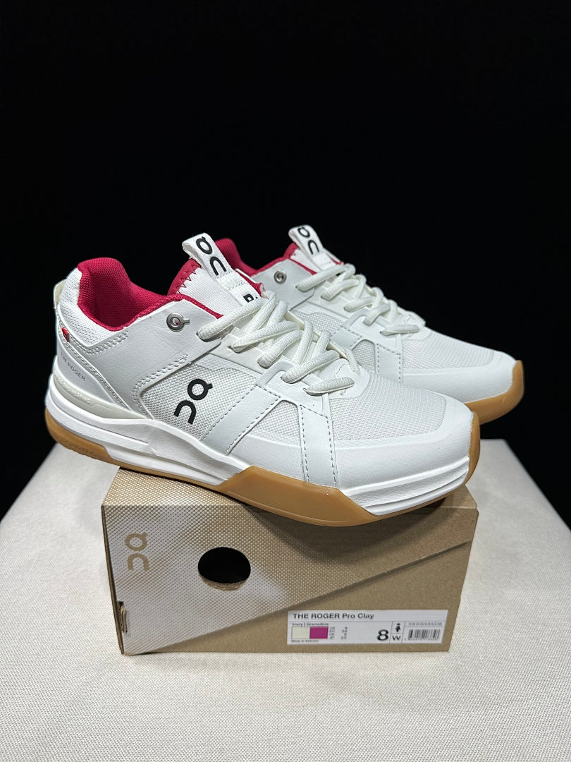 On The Roger Clubhouse Pro Sneakers White Ivory Gum