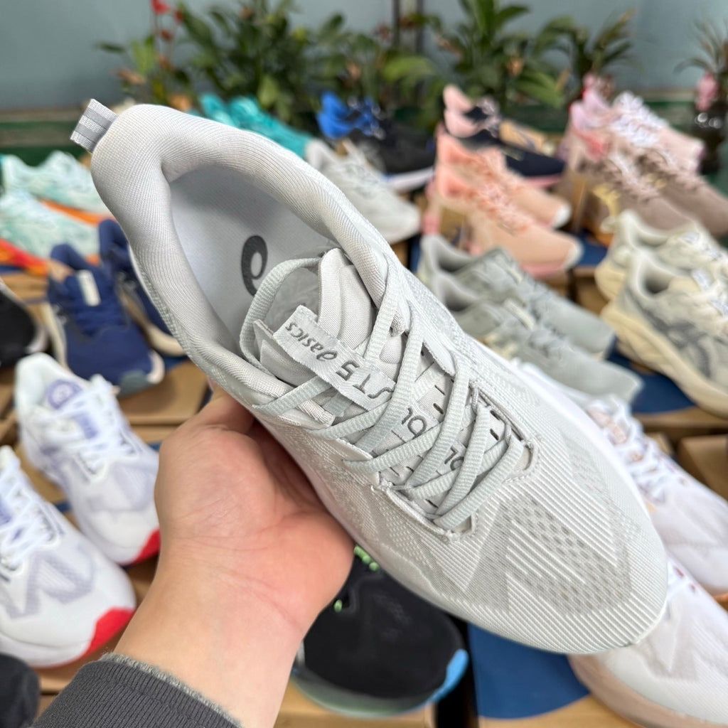 ASICS NOVABLAST 5 LE White Running Shoes