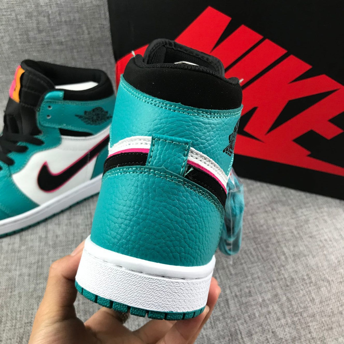Air Jordan 1 Retro High OG South Coast Toes Sneakers