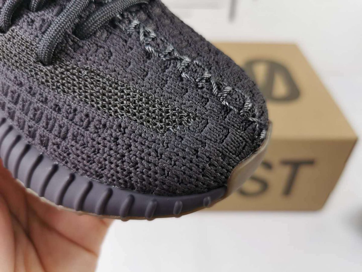 Yeezy 350 V2 Kids Sneakers in Black and Gum