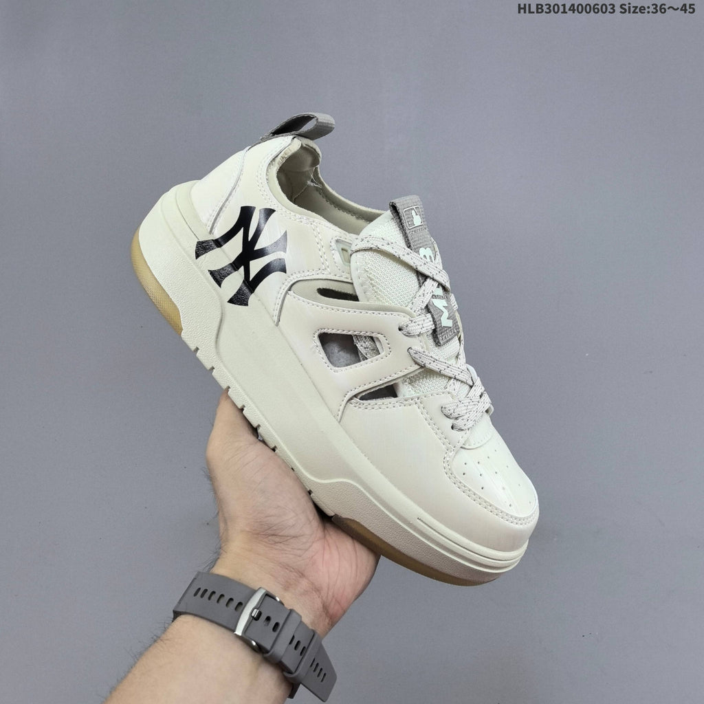 MLB New York Yankees Platform Sneakers in Off-White