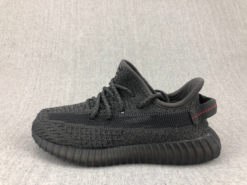 Yeezy 350 V2 Kids Sneakers in Black