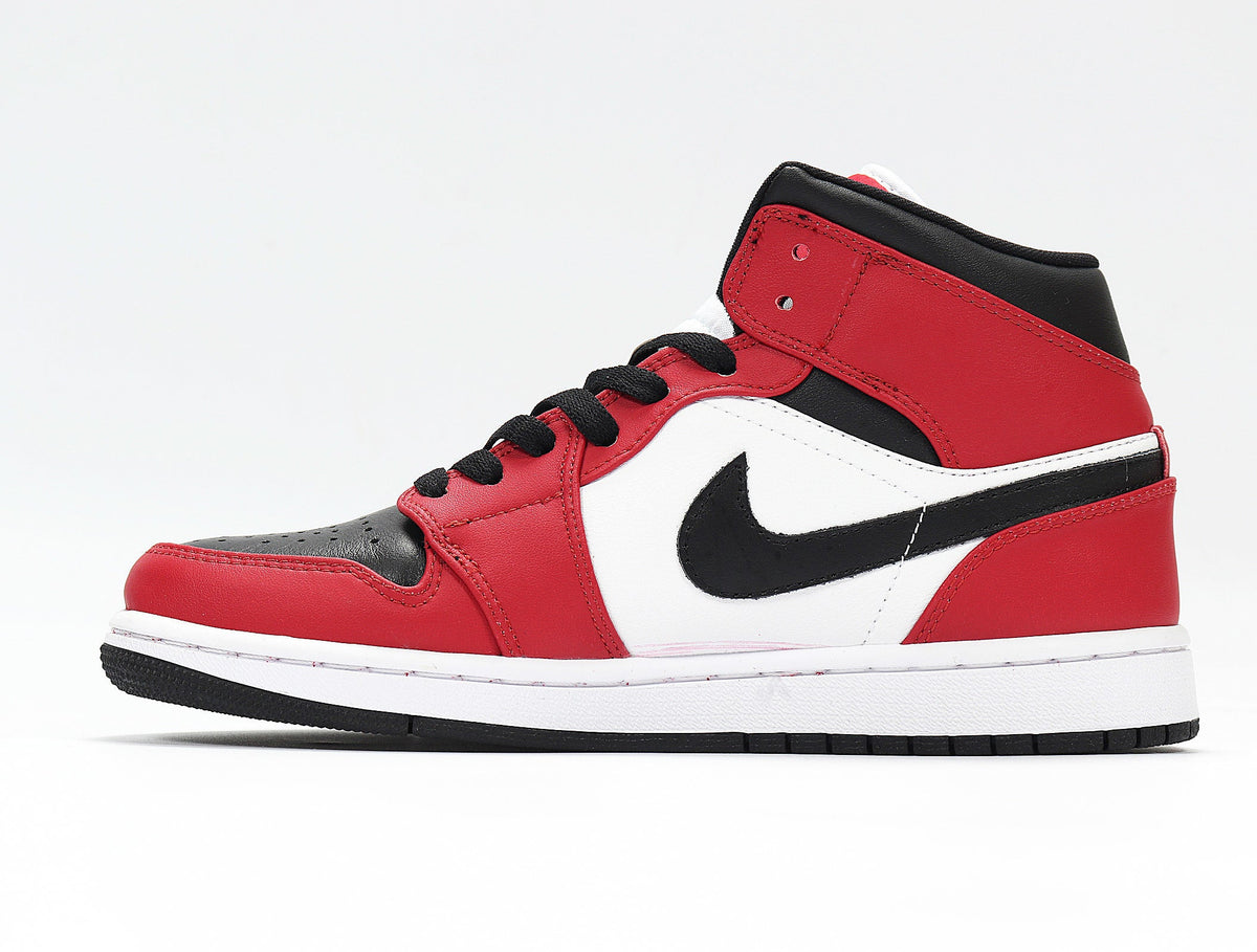 Air Jordan 1 High Chicago Red White Black Sneakers 554724-069