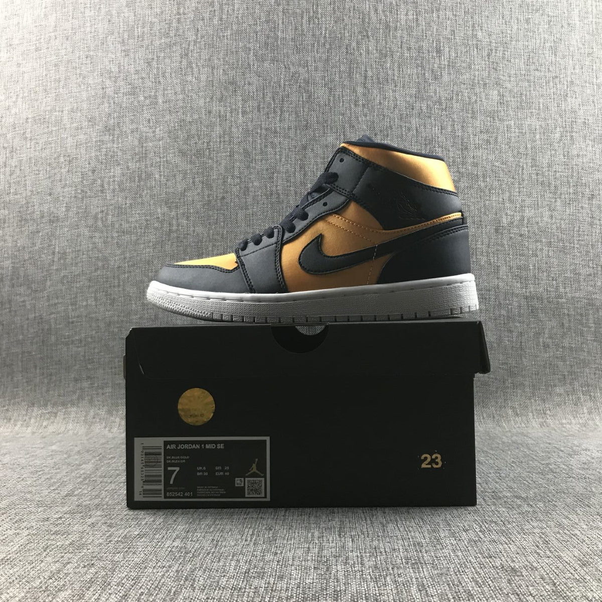 Air Jordan 1 Mid SE Black and Gold Sneakers 852542-401