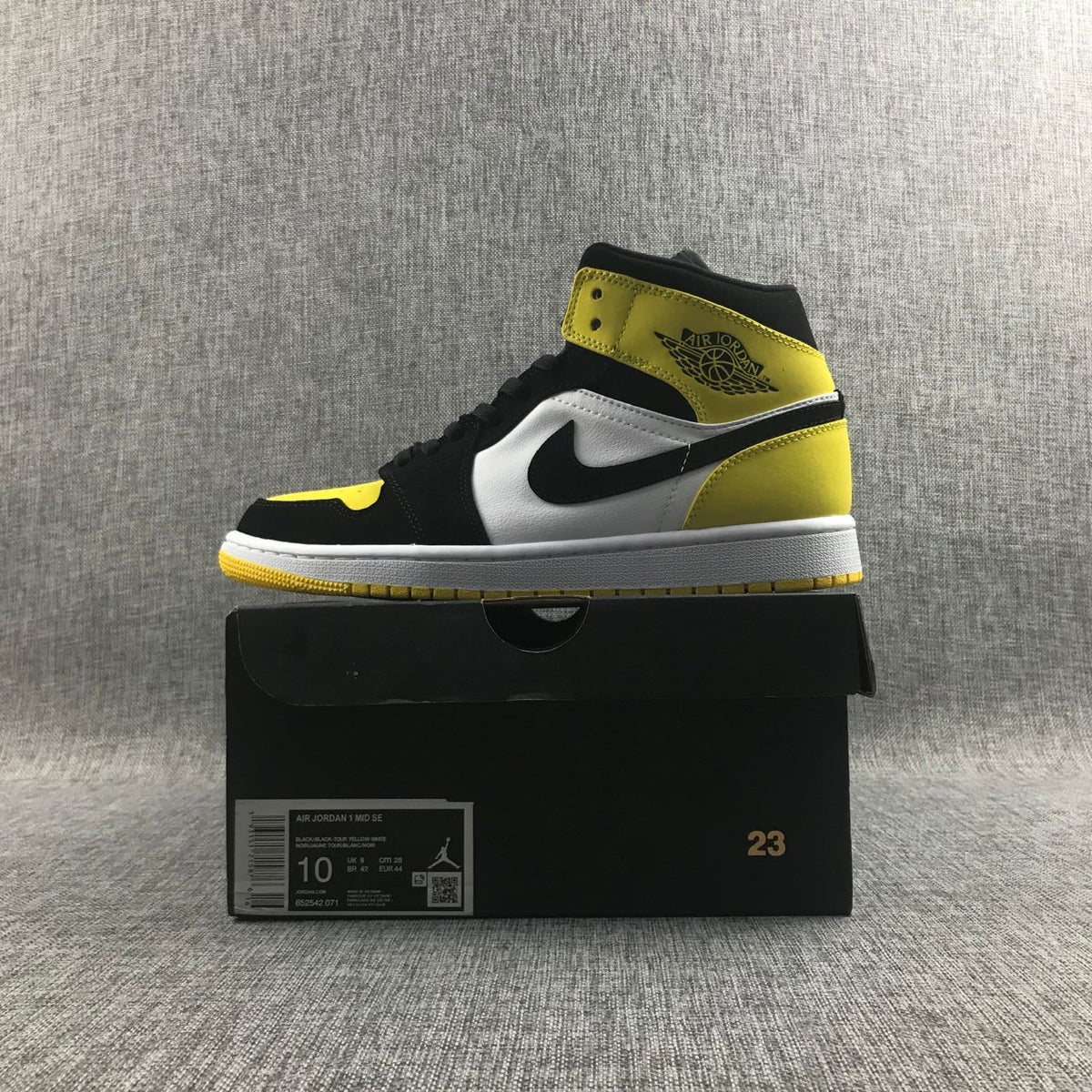Air Jordan 1 Mid SE Black Yellow Toe Sneakers 852542-071