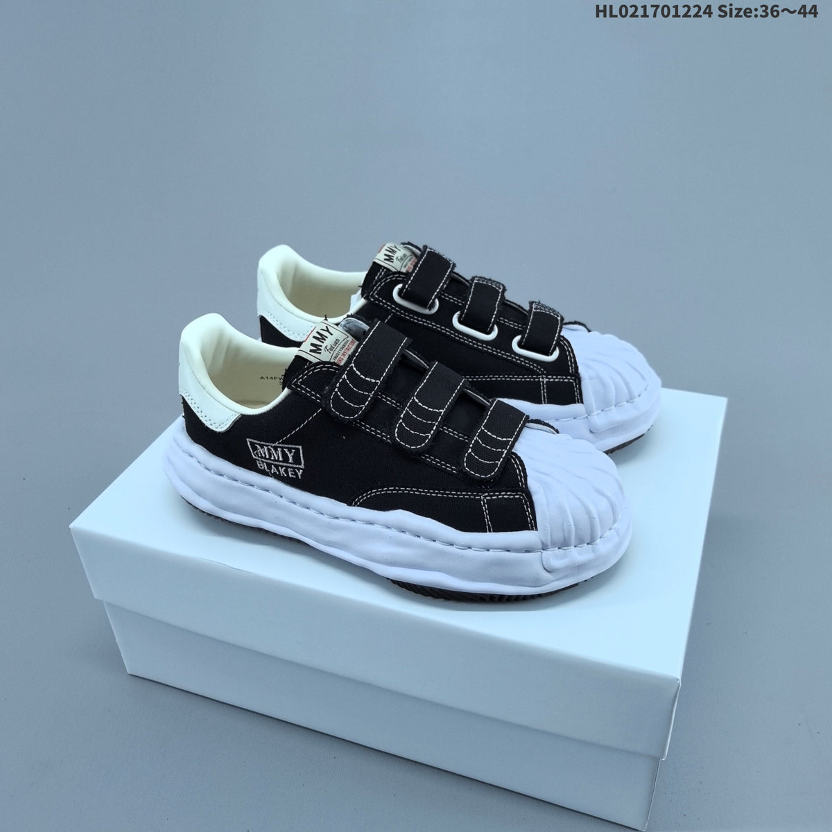Maison MIHARA YASUHIRO Blakey Low Sneakers Black White
