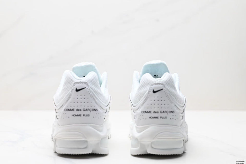 Nike Air Max Plus Comme des Garçons White Sneakers